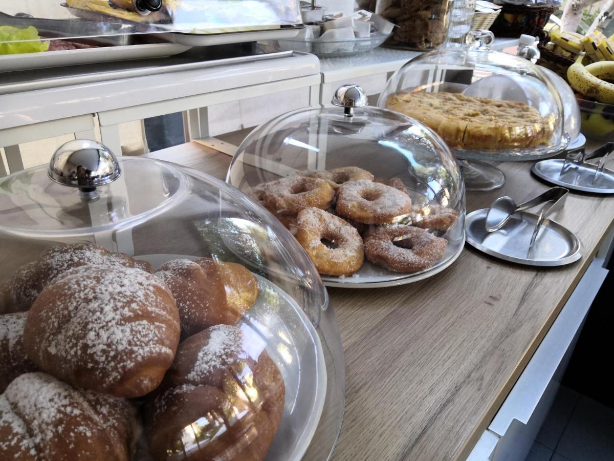 Hotel Iride Suite & Breakfast- Ideale Per Famiglie E Coppie Riccione Exterior foto