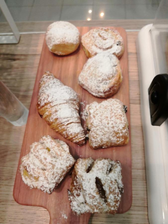 Hotel Iride Suite & Breakfast- Ideale Per Famiglie E Coppie Riccione Exterior foto
