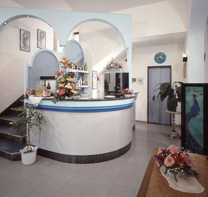 Hotel Iride Suite & Breakfast- Ideale Per Famiglie E Coppie Riccione Exterior foto