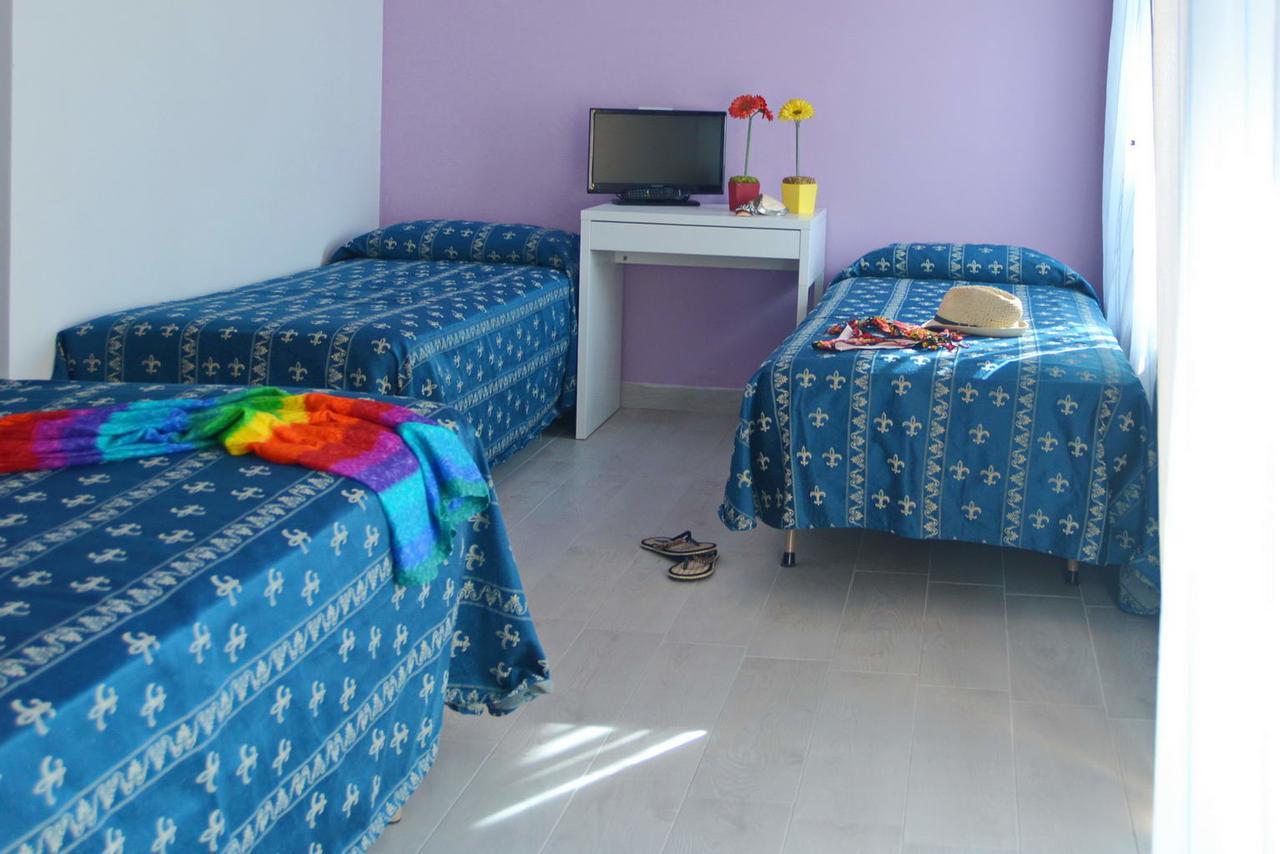 Hotel Iride Suite & Breakfast- Ideale Per Famiglie E Coppie Riccione Exterior foto